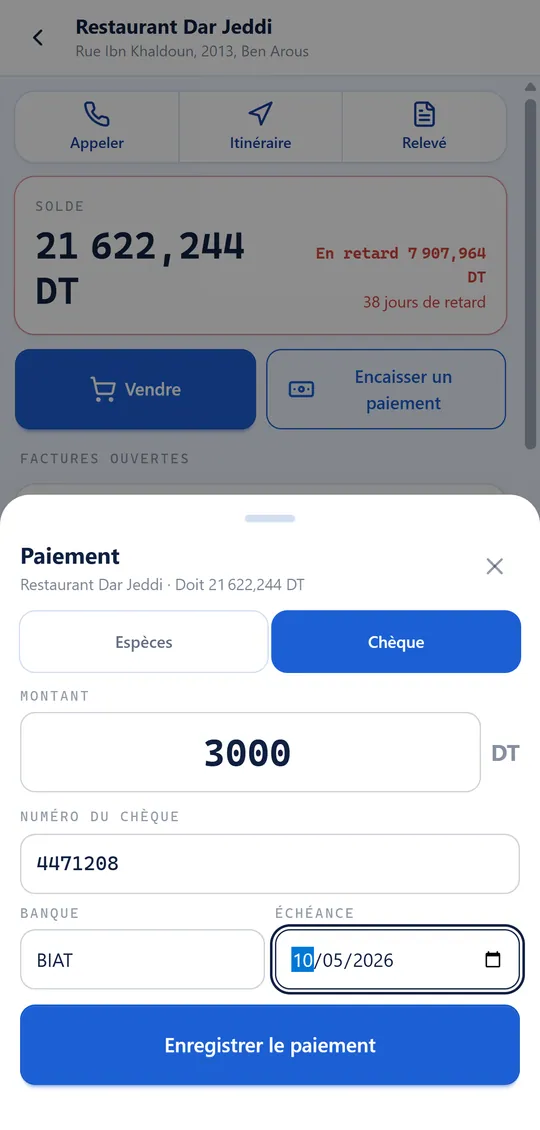 Enregistrement d'un paiement par chèque : montant, numéro du chèque, banque et échéance